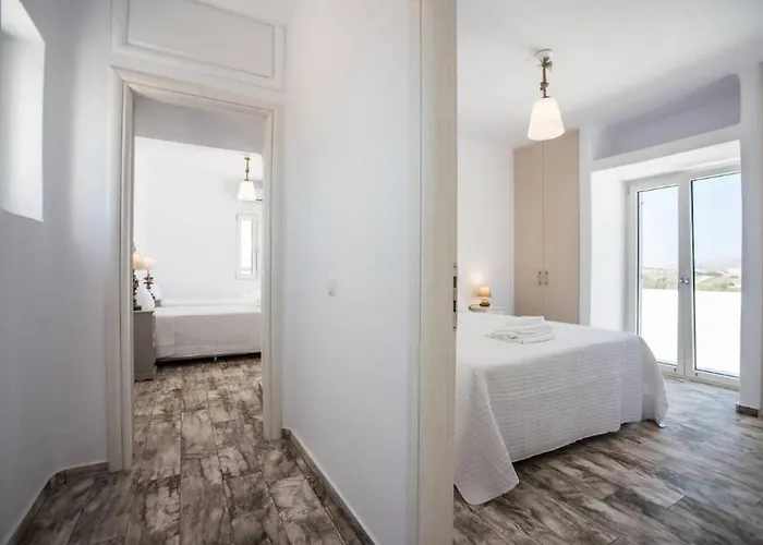 Refreshing Bright Near The Villa Livadia (Paros)