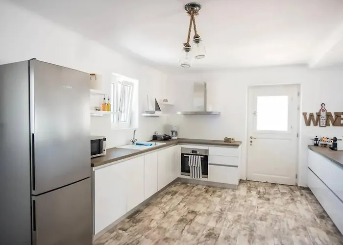 Refreshing Bright Near The Villa *